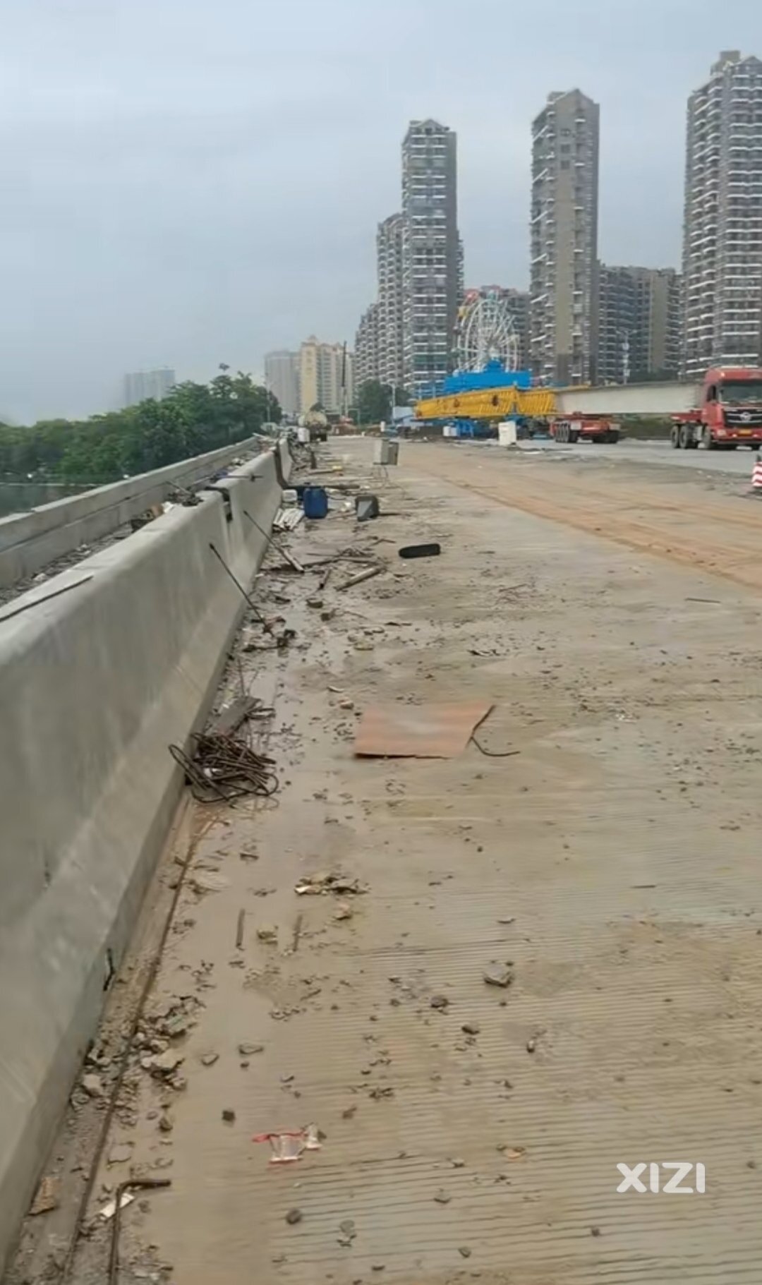 江南路跨黄排河大桥建设进度已经到打水泥了。。今年底开通有望