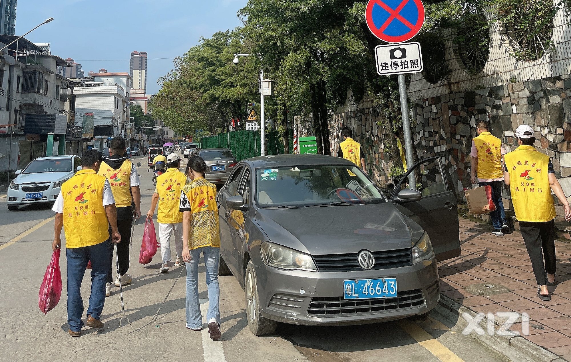 暑期夏令营大小志愿者捡跑在行动！