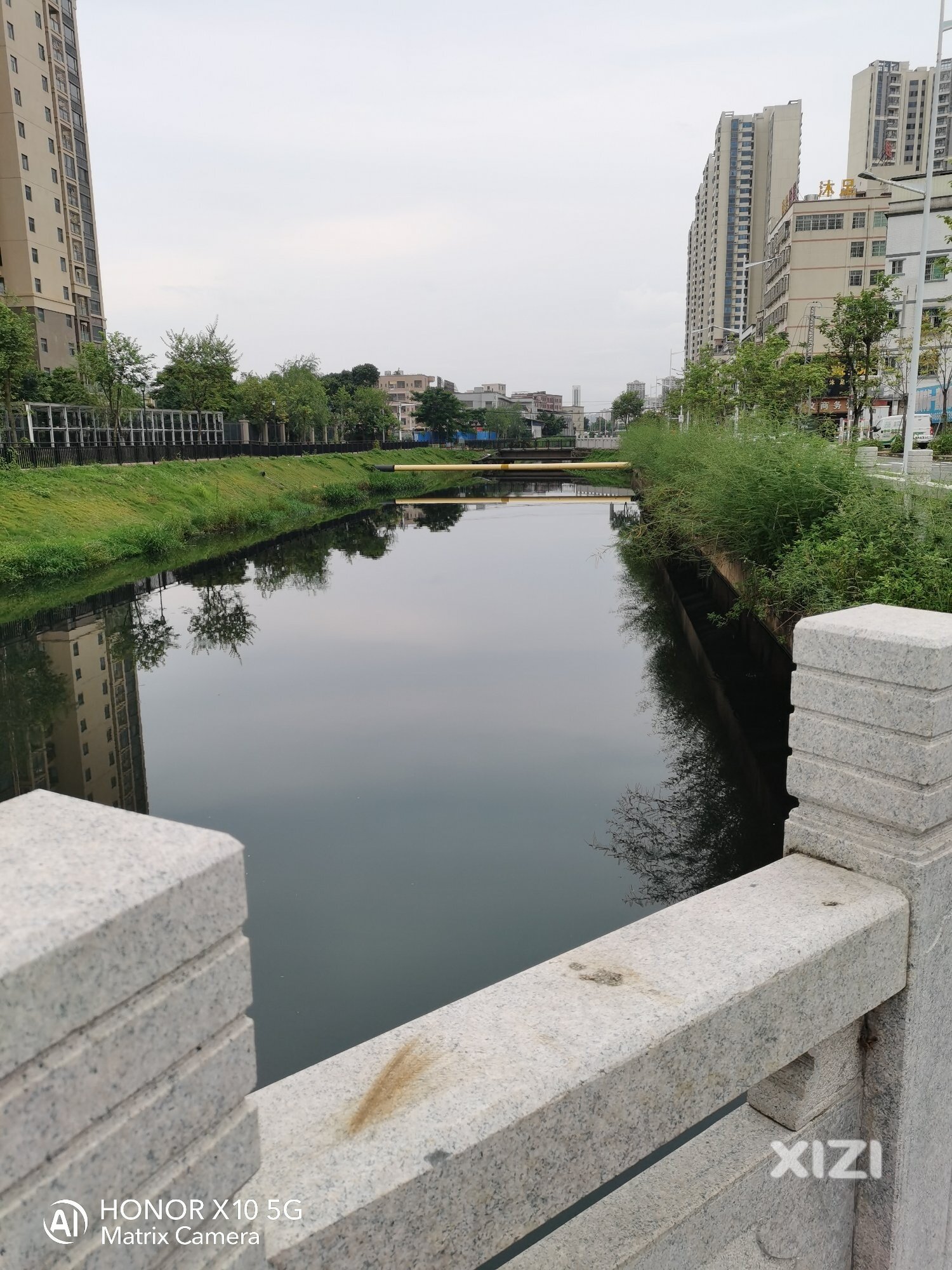 水口街道一沟渠水质乌