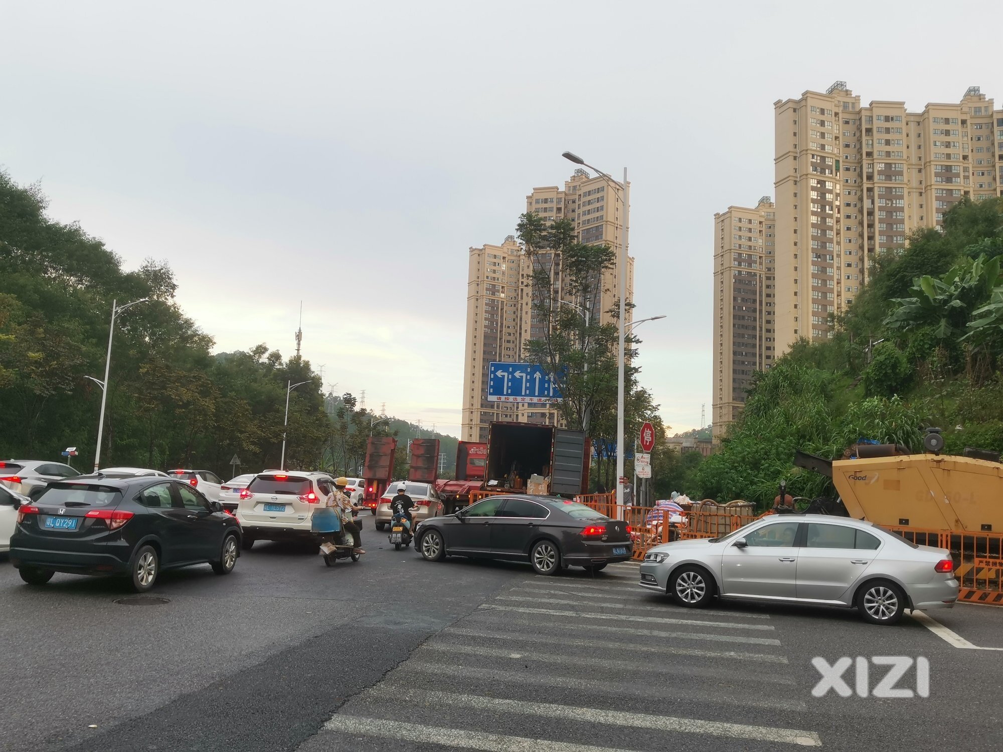 三环南路施工，名流印象3期小区门口严重堵车的解决建议