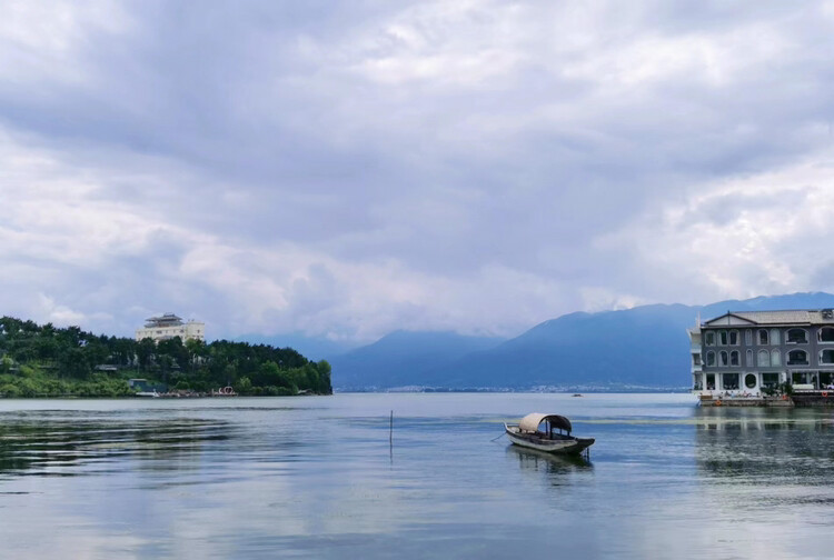 浩瀚的洱海