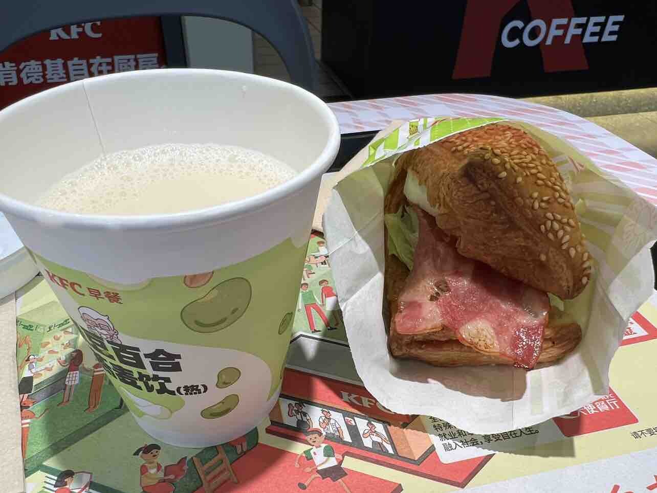 食早餐了。