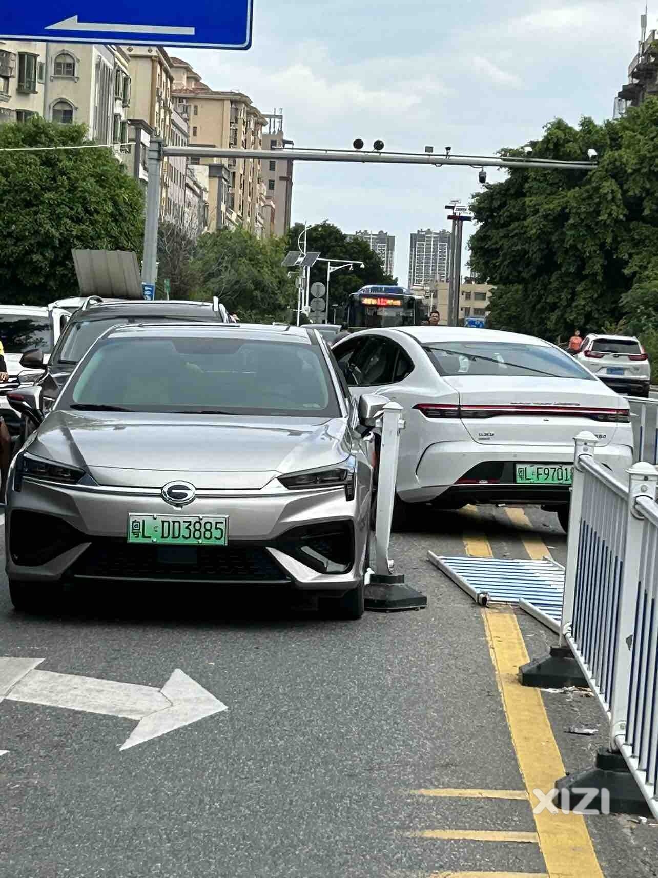 台风"苏拉"将至，小伙伴开车得谨慎