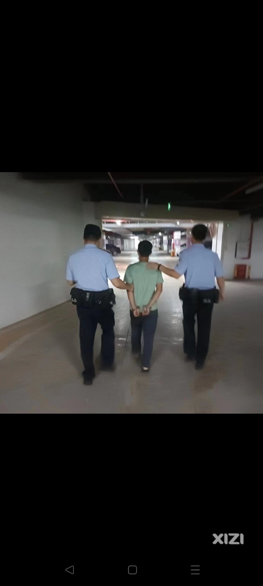 小区抓到一个偷窃贼，