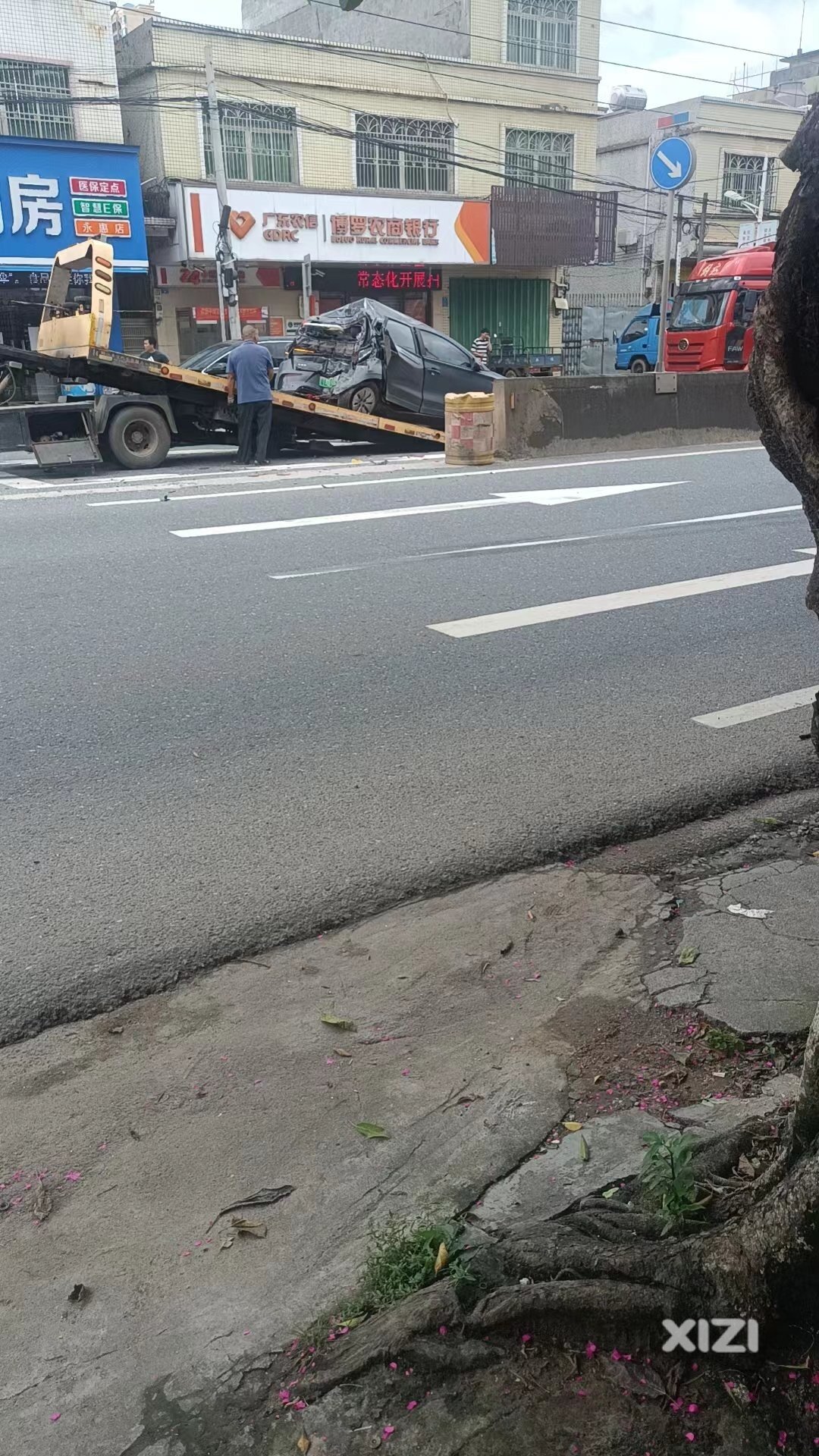 追尾了 愿平安