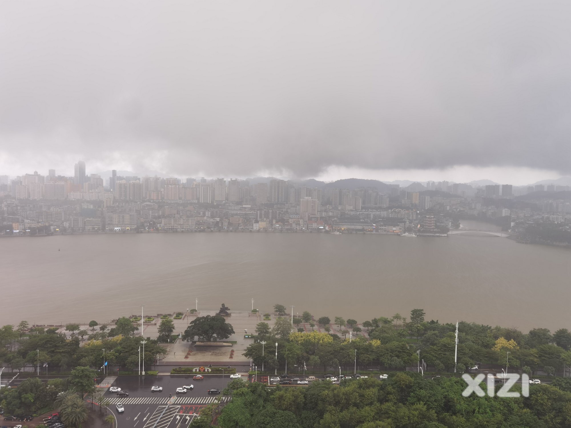 台风雨聚集（随手拍）