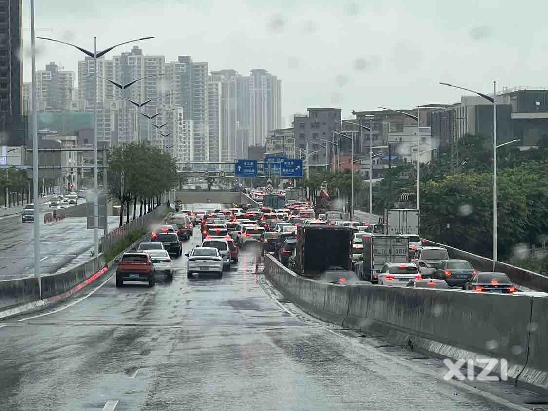 金龙大道堵死了….