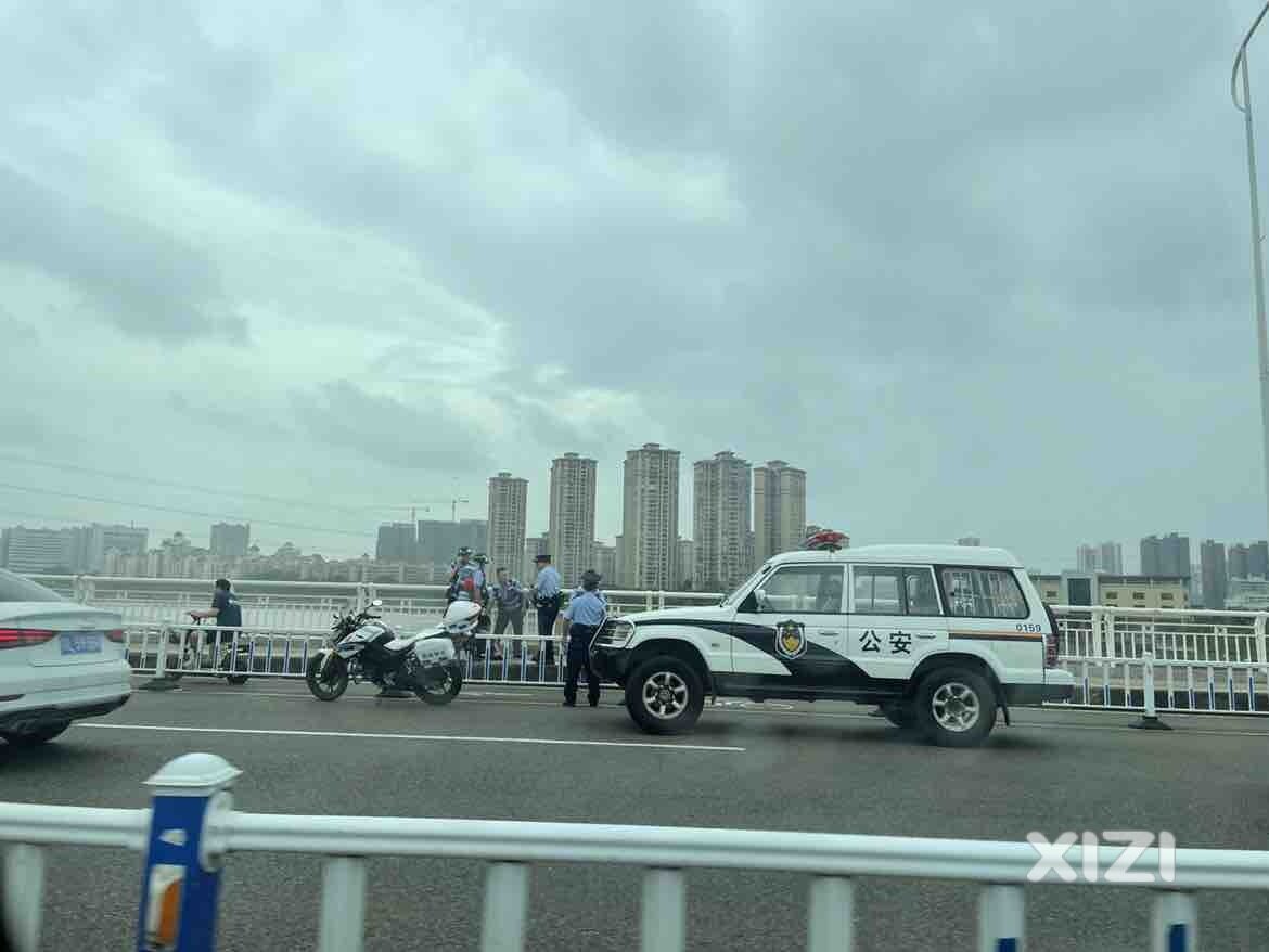 生活很苦，但生命也很宝贵，珍惜自己好好活下去