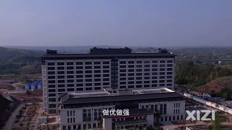 不能说一模一样，只能说孪生兄弟