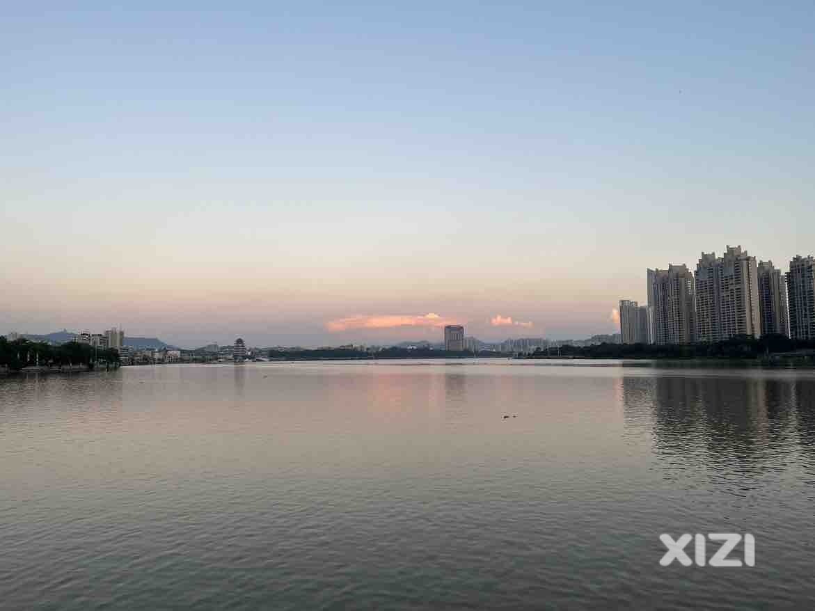 江天一色无纤尘