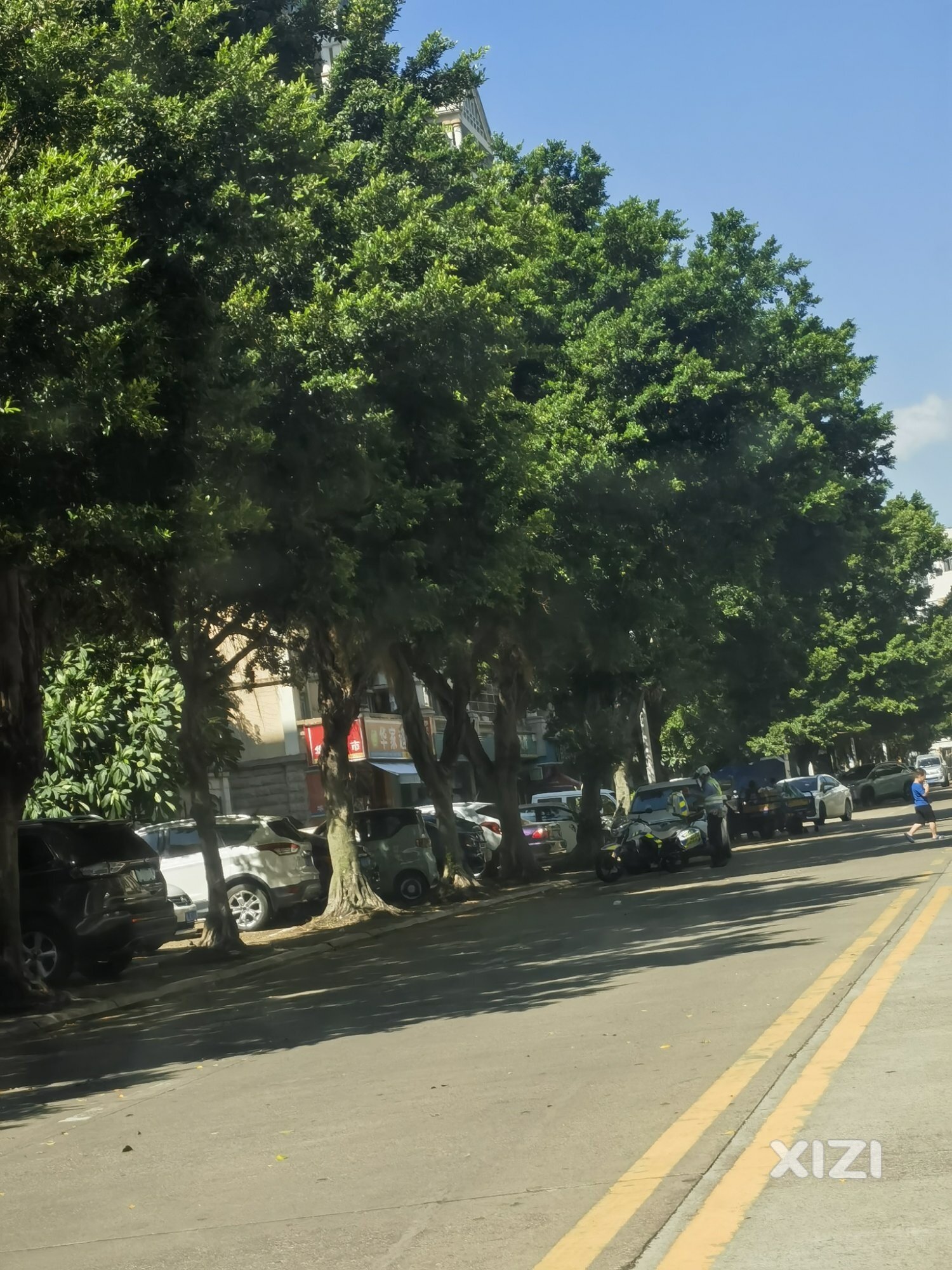 车小区跟小区之间的路边停也要抄牌？合理吗？