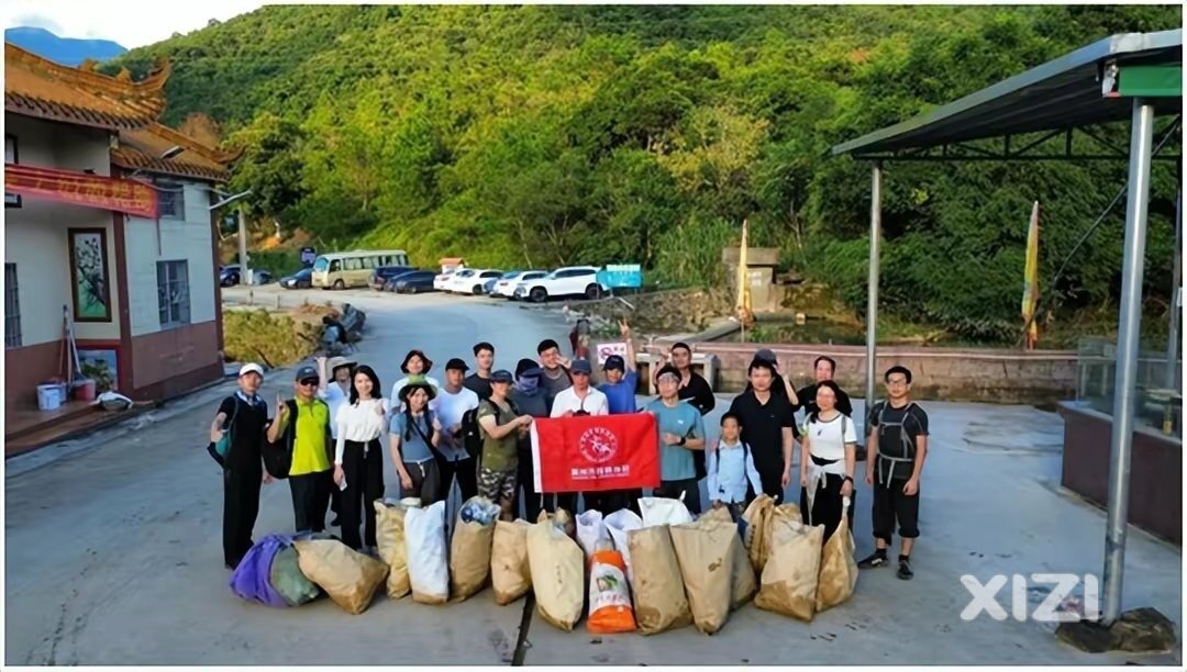 惠东九龙峰：净化大南山环境志愿者在行动