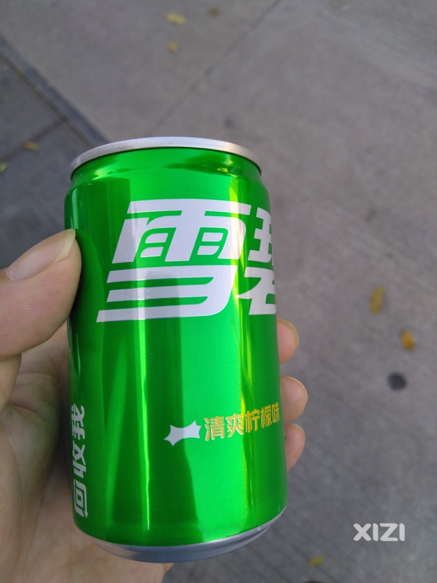 现在饮料缩水了，价格还贵了一点点