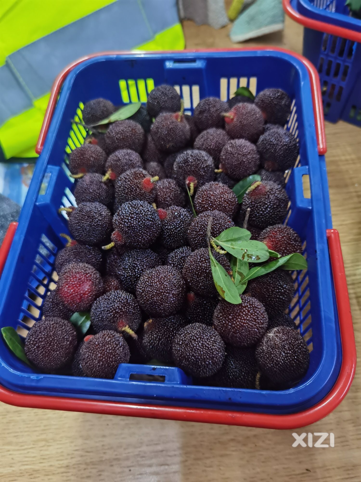 又到了吃杨梅的季节