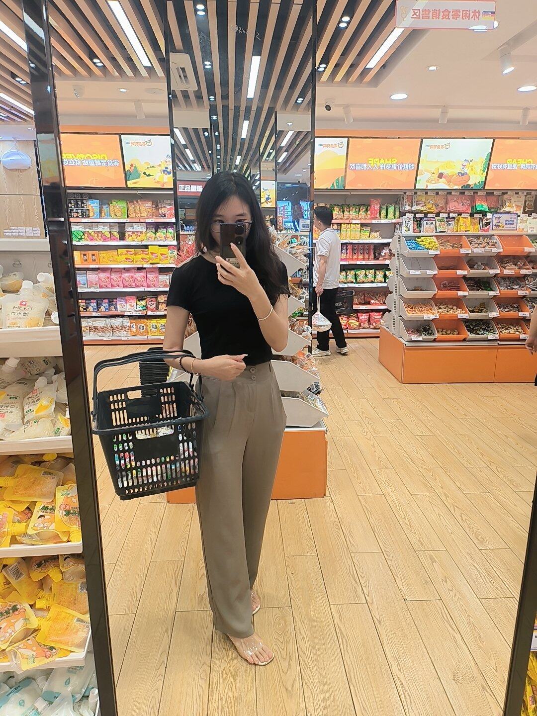 寻一位：一见你，就笑；一见，你就笑的良人
