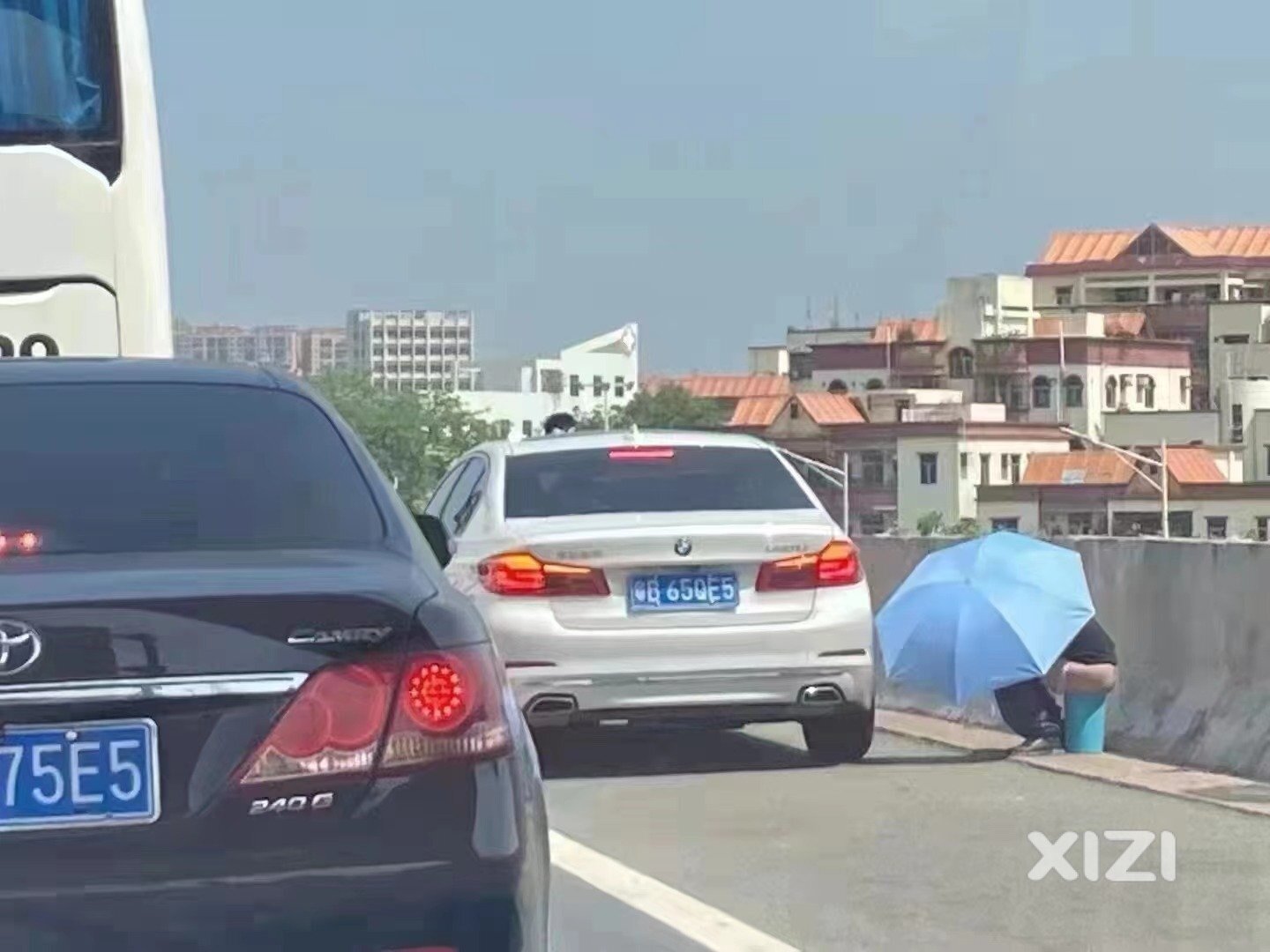 这是有多塞车