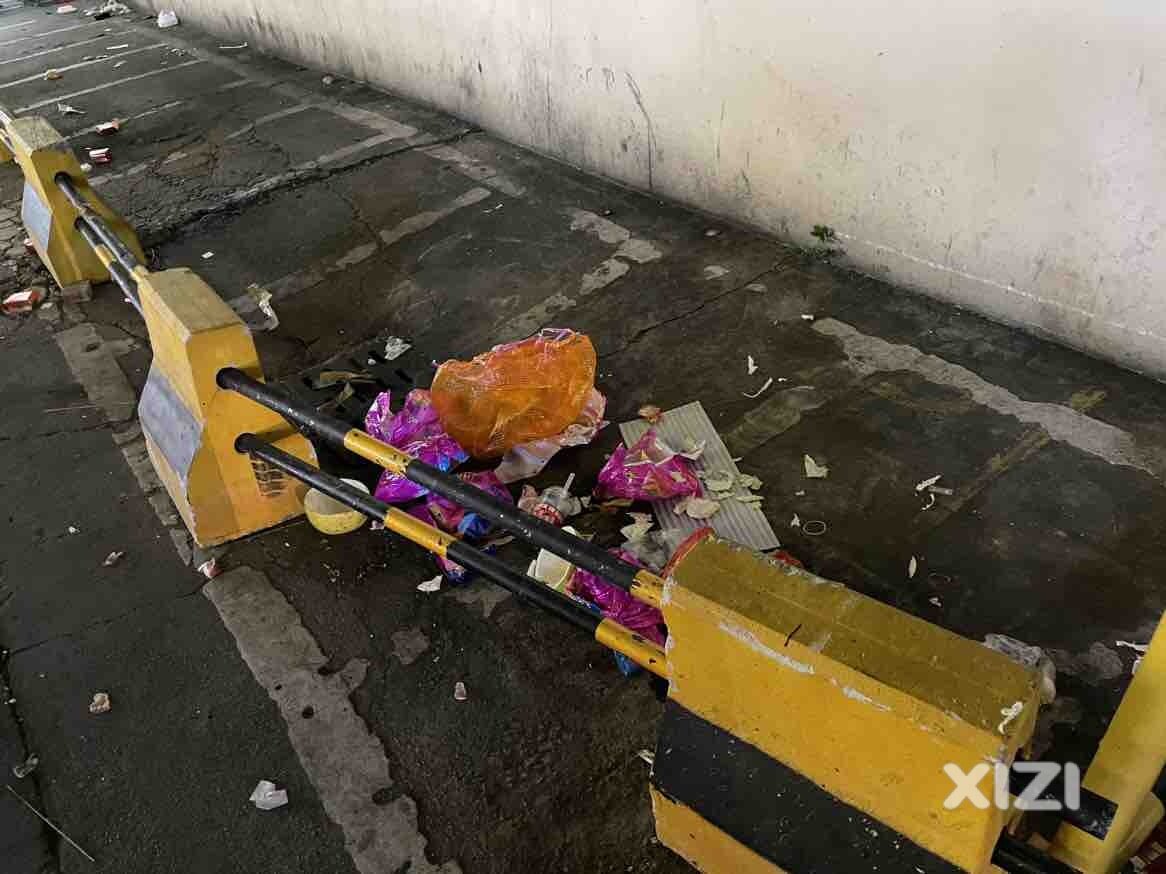 乌石市场地摊卫生脏乱差