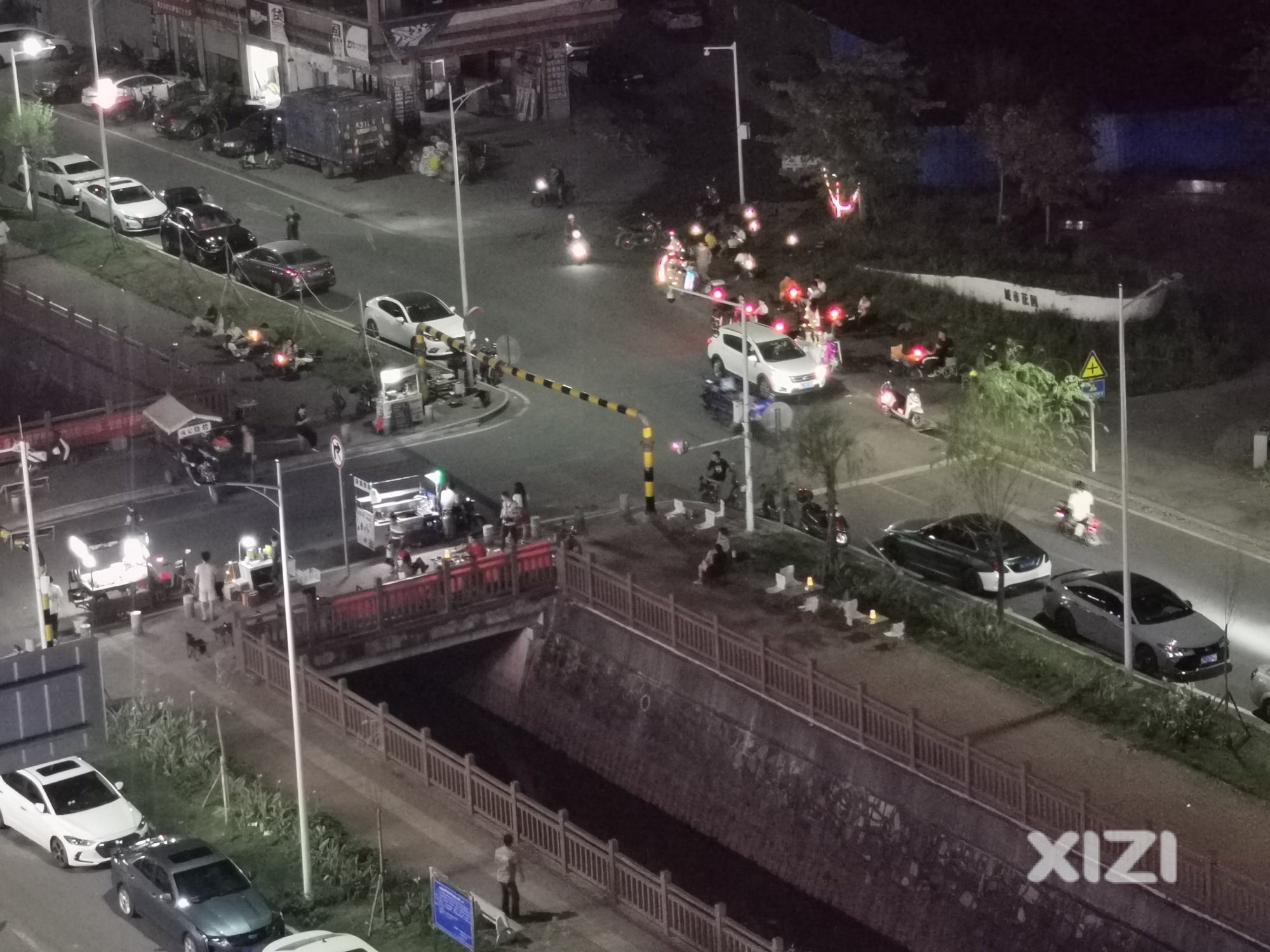 这些摆摊的简直就是城市的害虫、希望城管大队出动