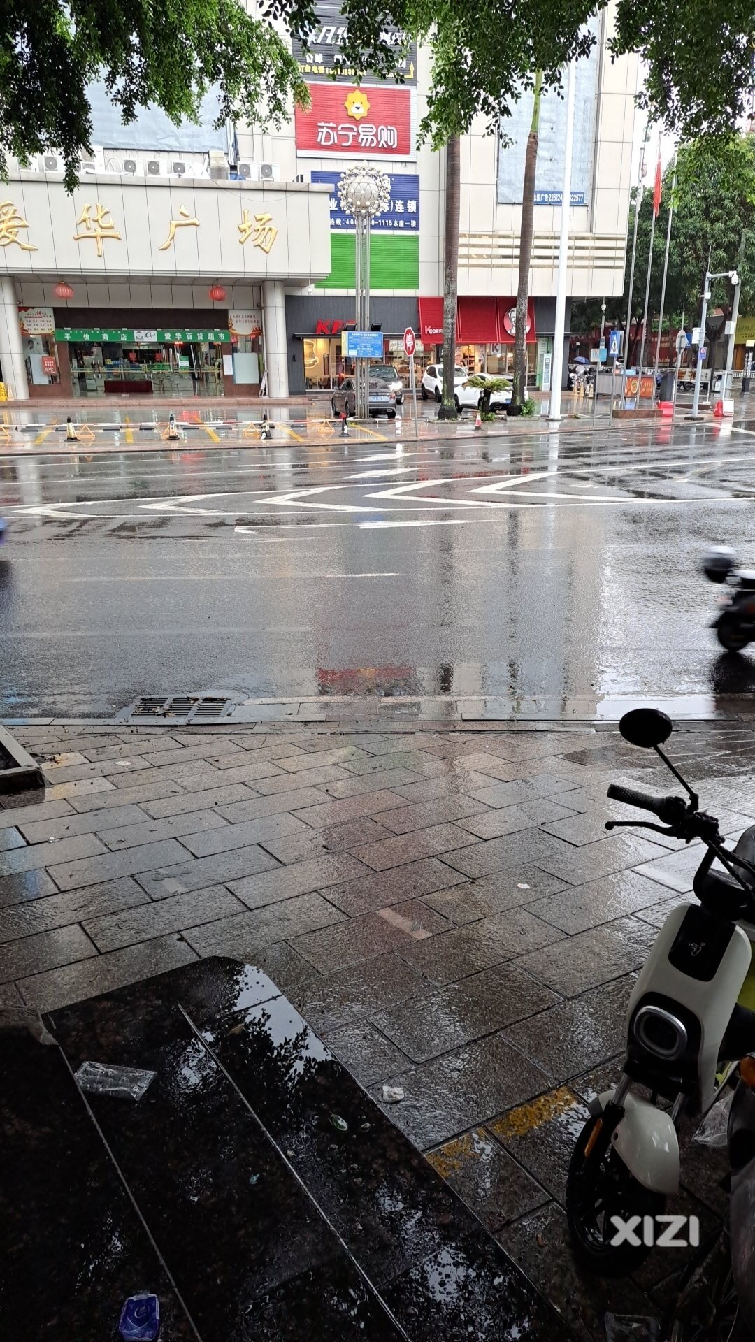 开摩托遇人渣！