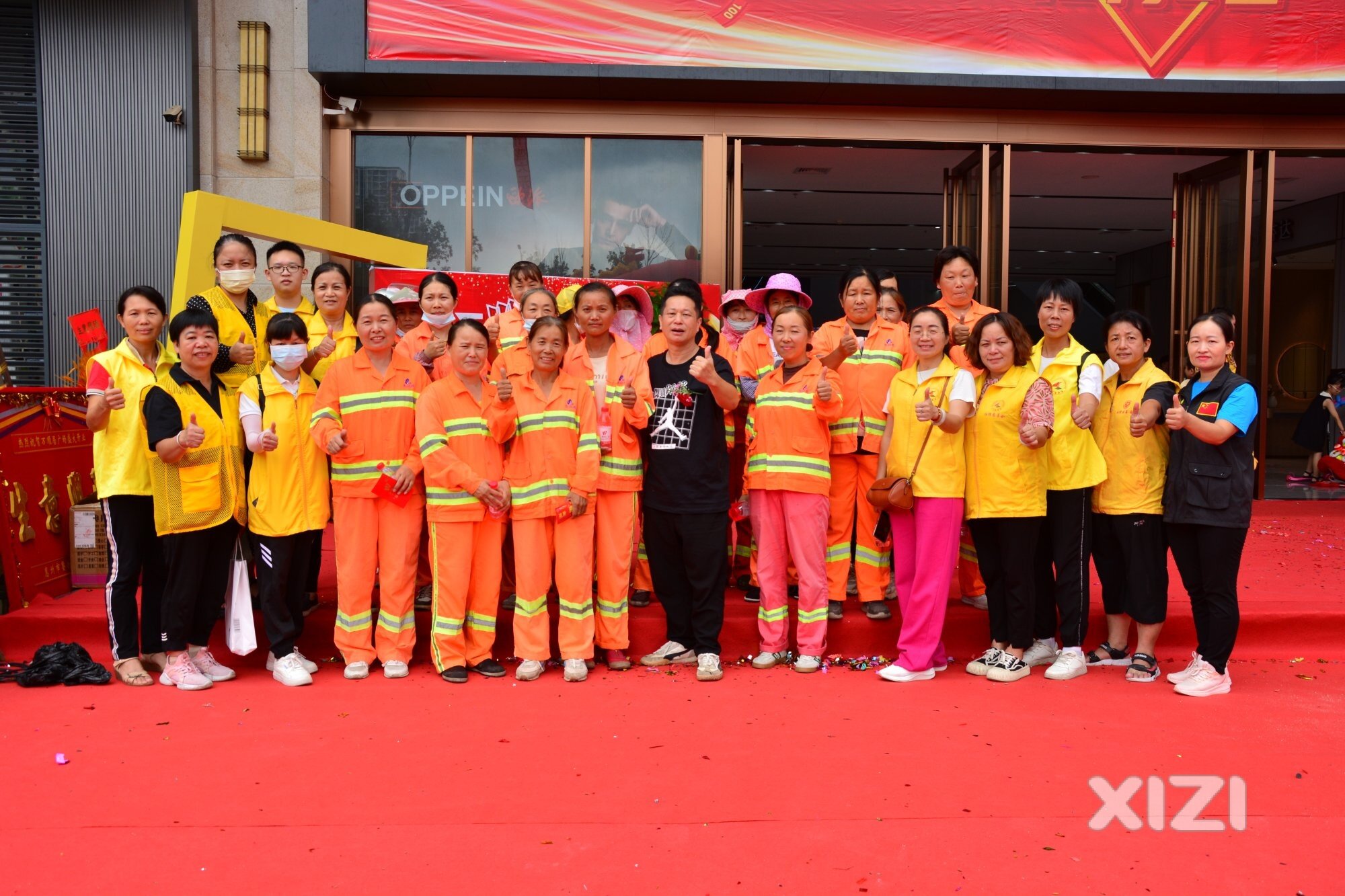 惠州万顺居公司开业邀请环卫工人做“嘉宾”