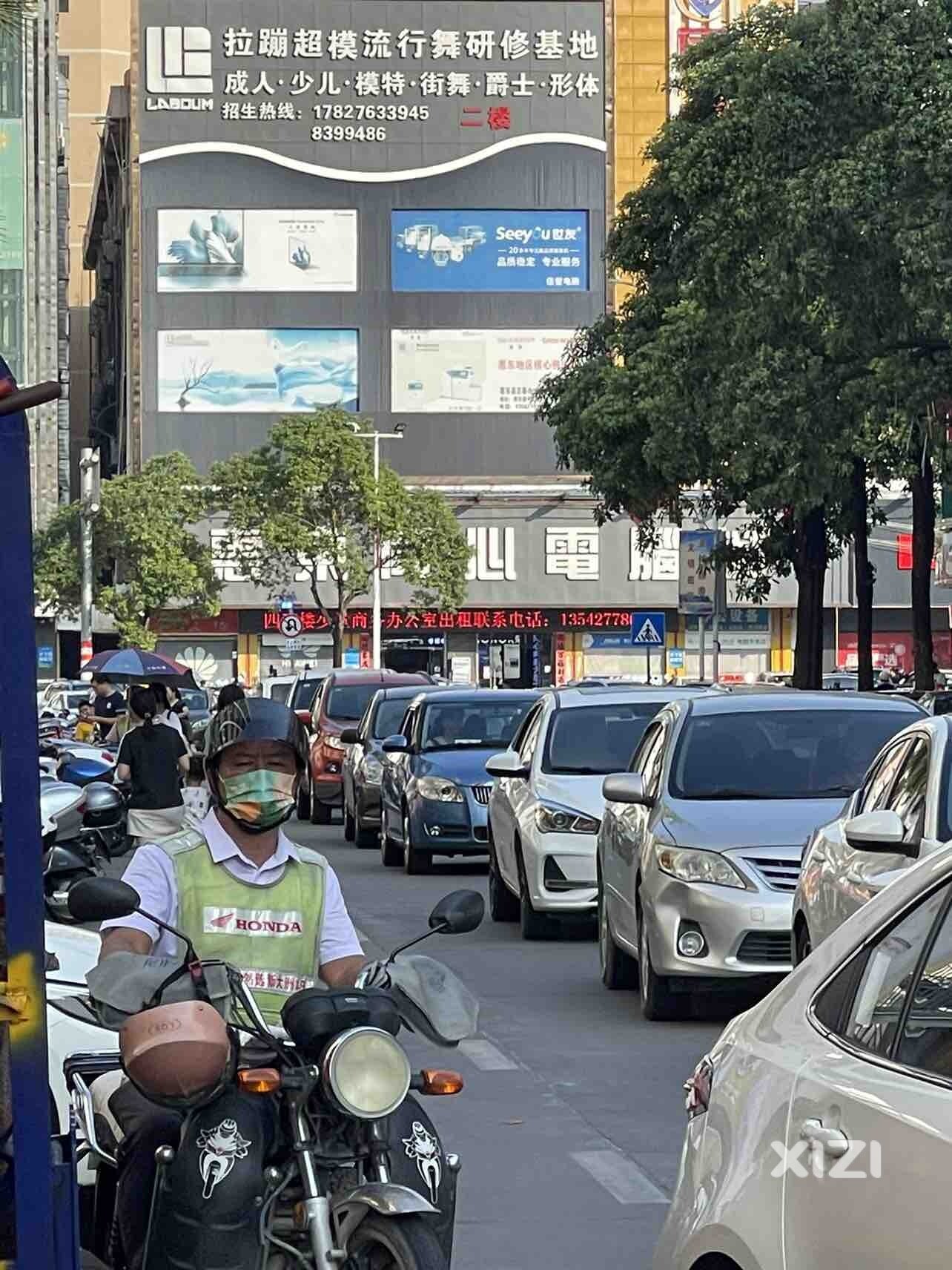 广厦路比以前还乱！请有关部门还道于民！