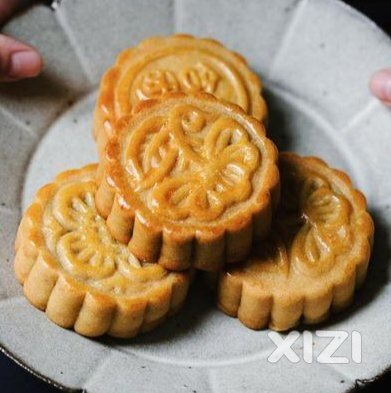 今年月饼销量暴跌50%，食品添加剂太多。大家都考虑健康问题。