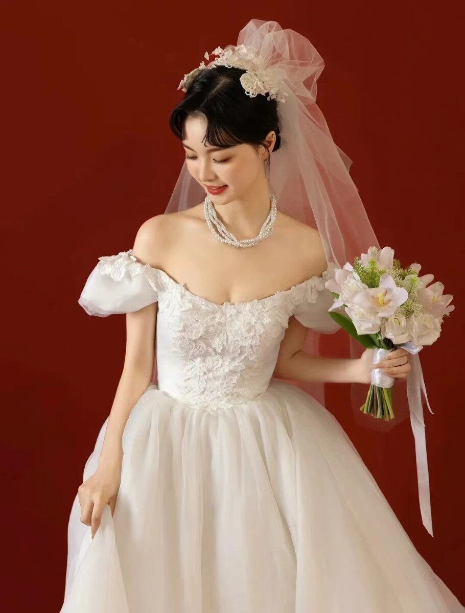 红色白纱小众👰🏻‍♀️轻复古婚纱照