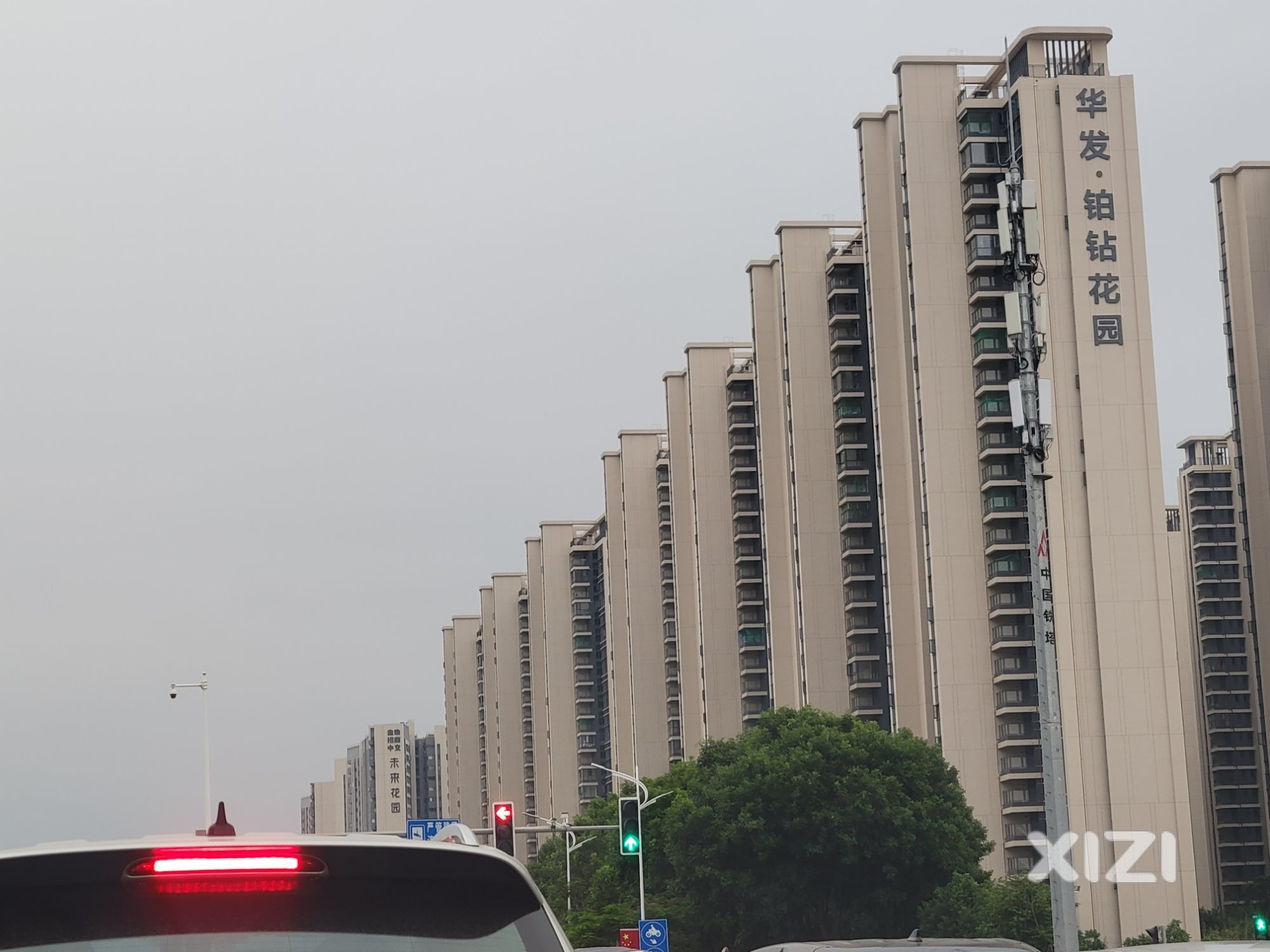 这个左转灯就跟闹着玩一样