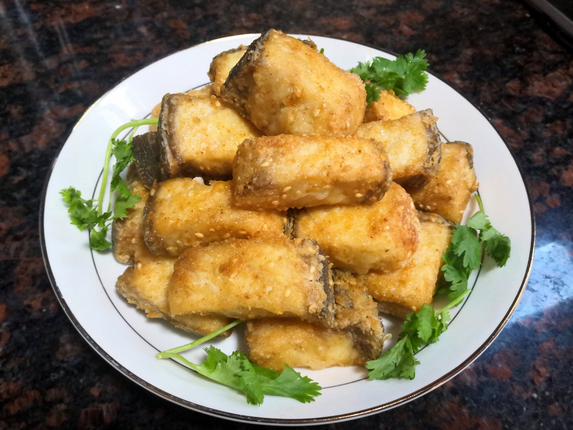 鲜美营养的香炸海鲡鱼这样做外酥里嫩，香中带鲜