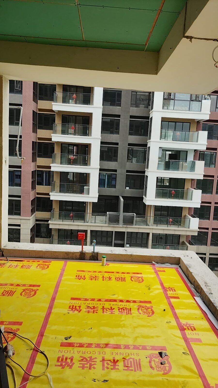 西子网红哥，邱总家门