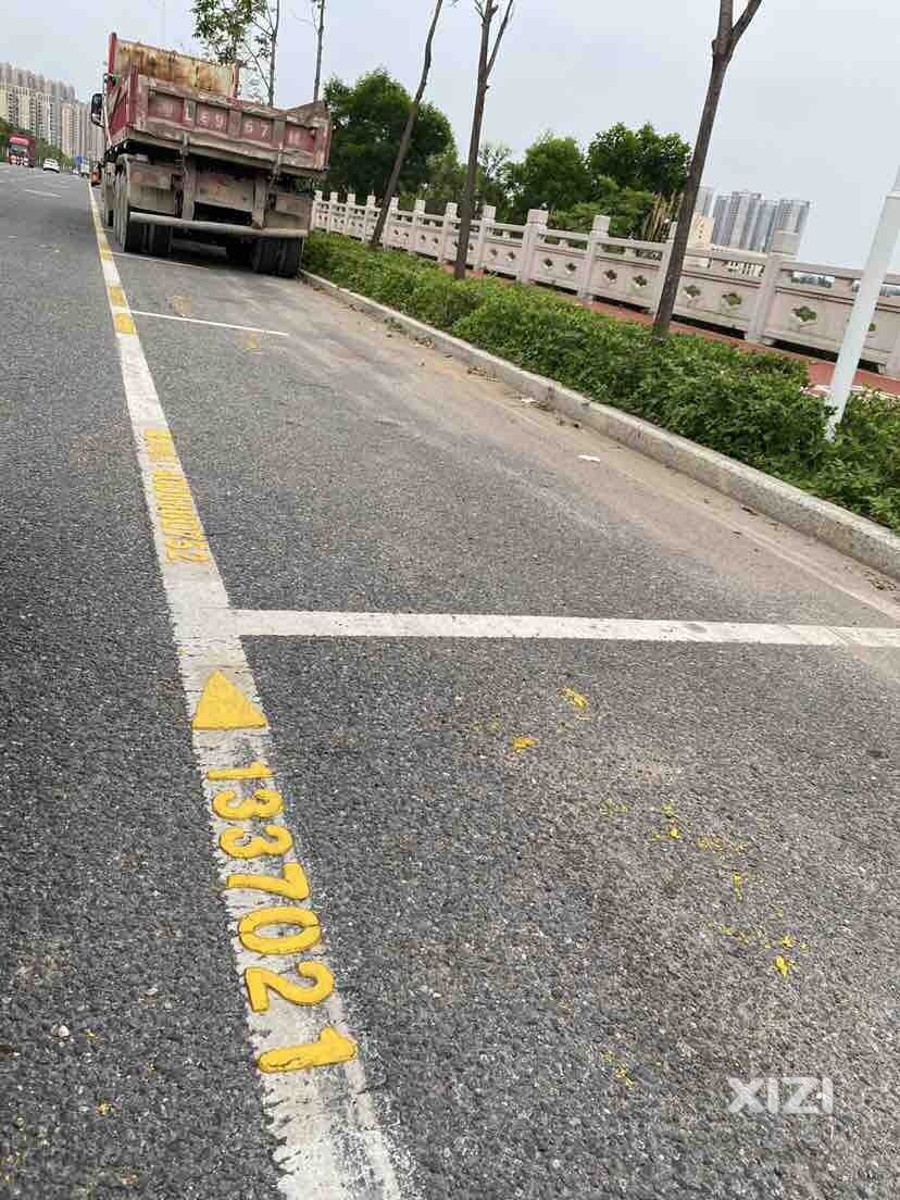 能停车都划格收费。建议公厕也恢复收费，支持惠州大家齐出力