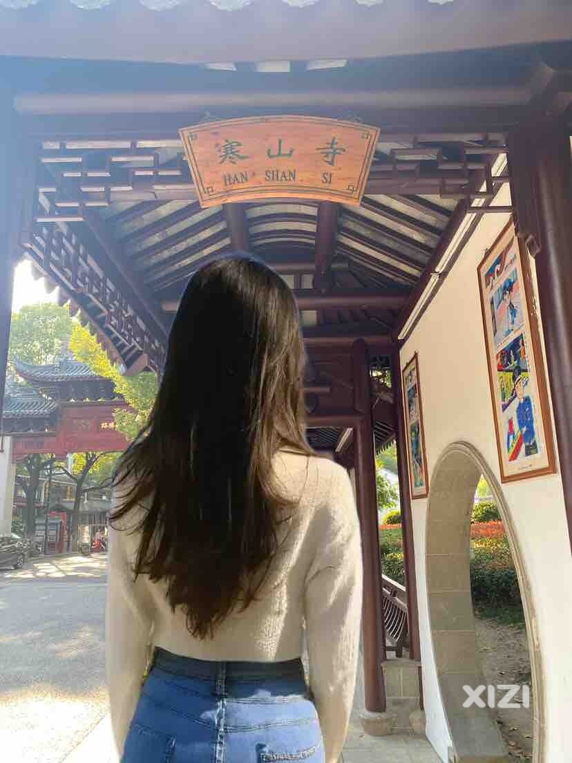 公交站上的寒山寺