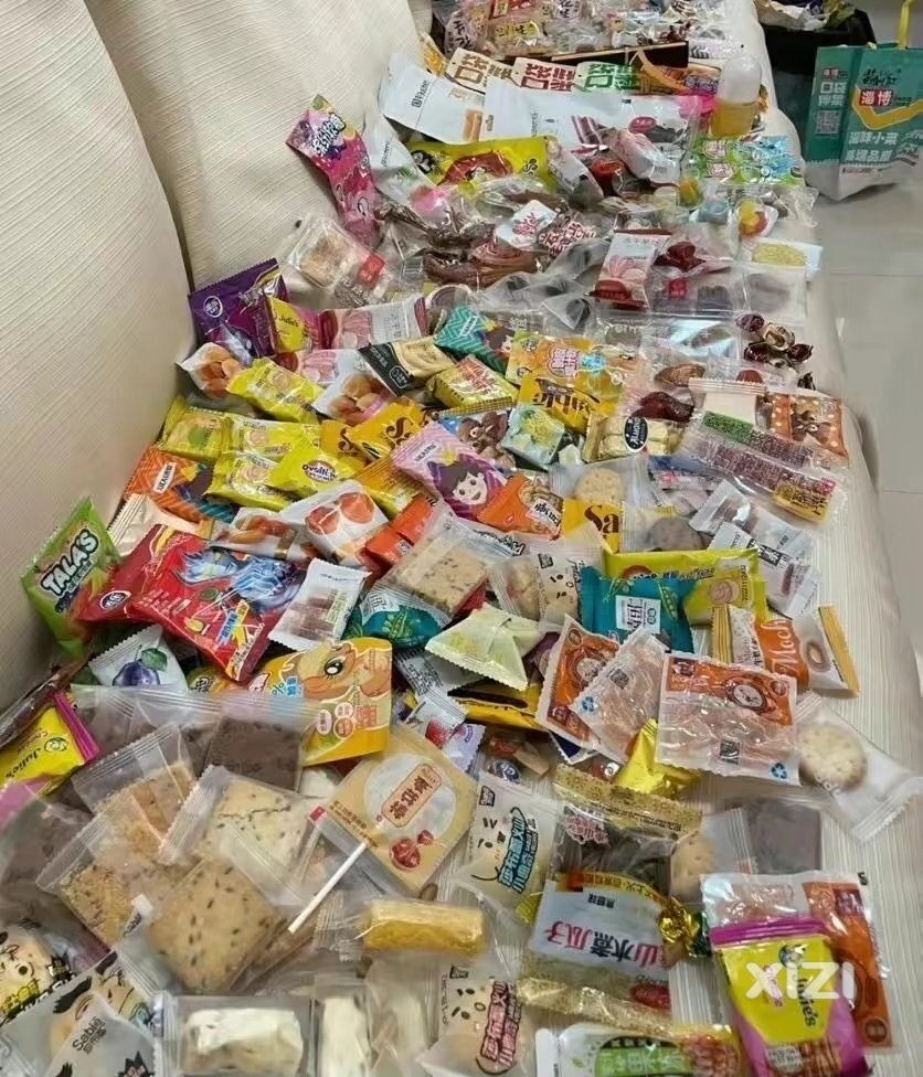消费降级？有人在糖酒展白嫖非常多赠品回来
