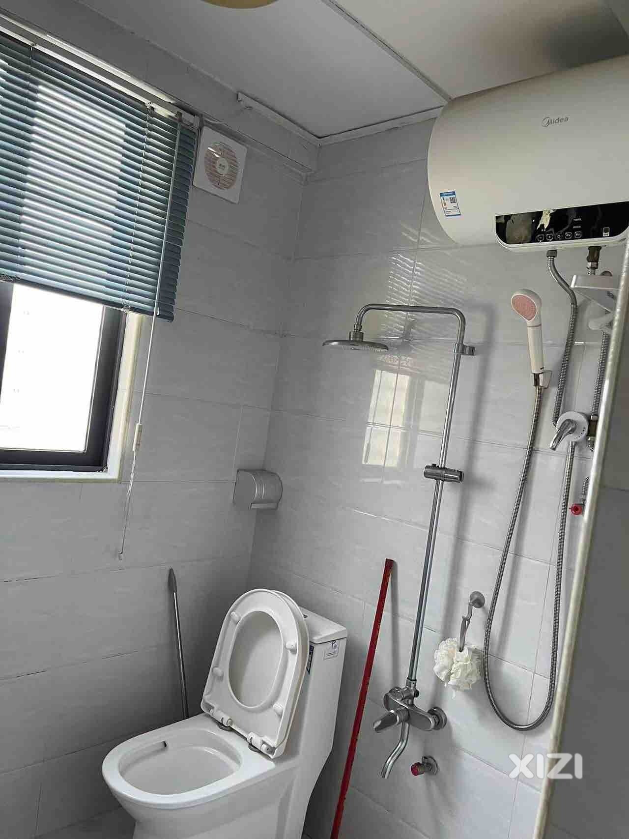 自建新楼房出租，价格便宜，三房一厅，拎包入住.