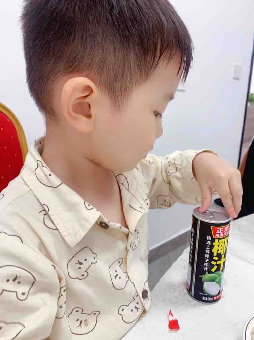 帅哥陪吃饭