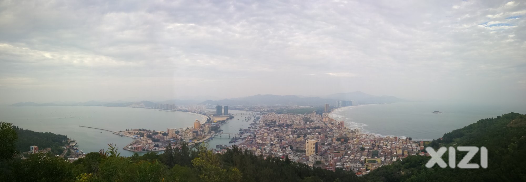 双月湾观景台可以开车上去吗？
