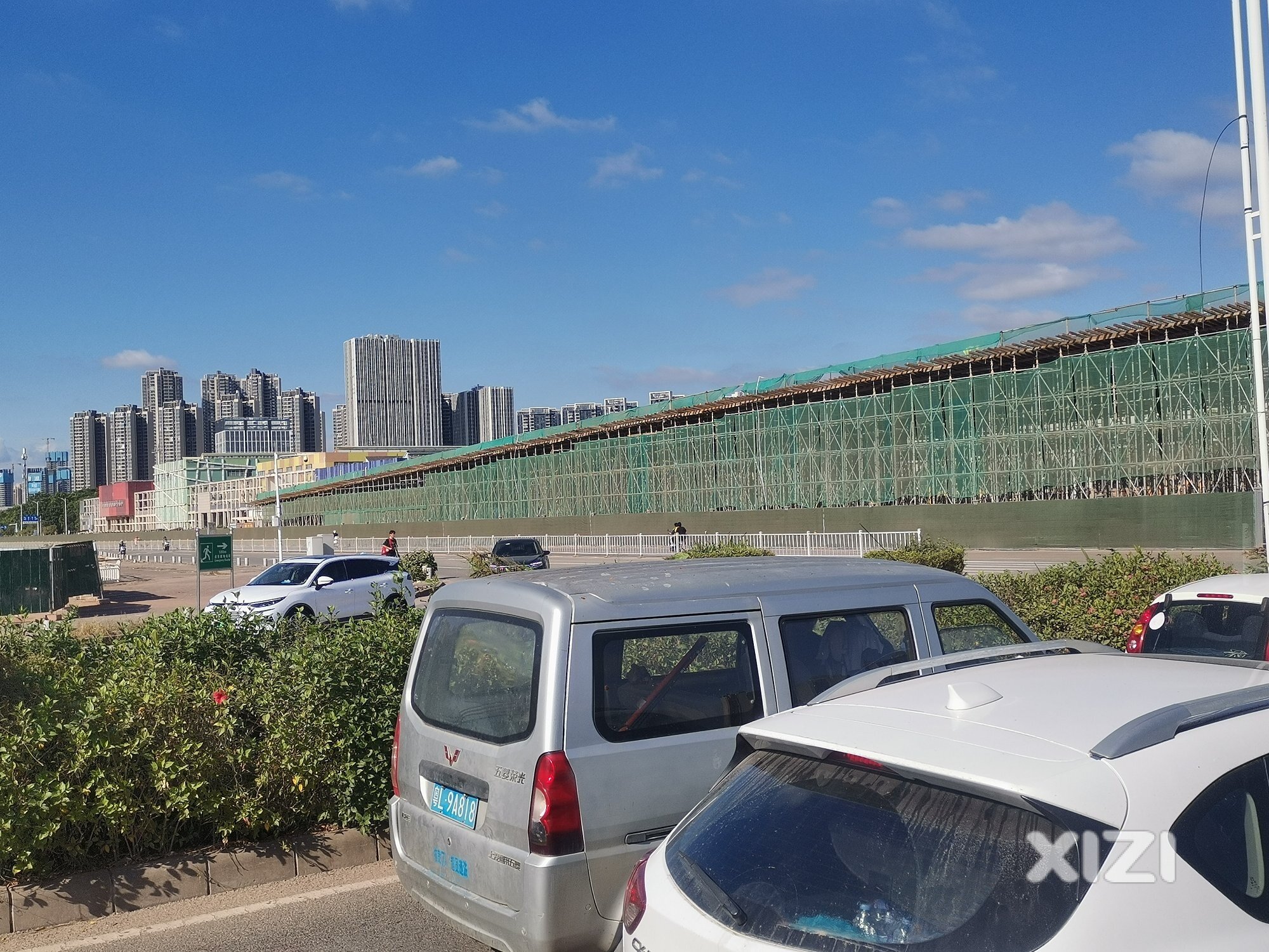 金山大道高架横跨体育南路