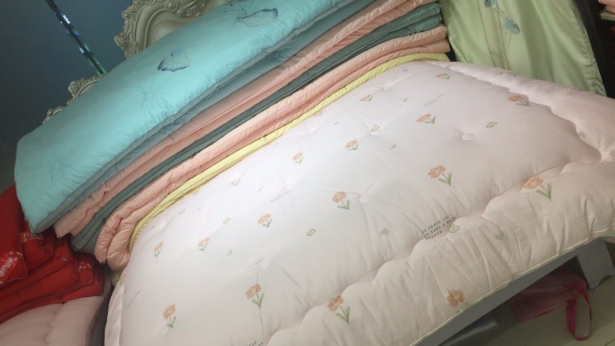 4床200*230被子780元还要自付运费，贵吗？