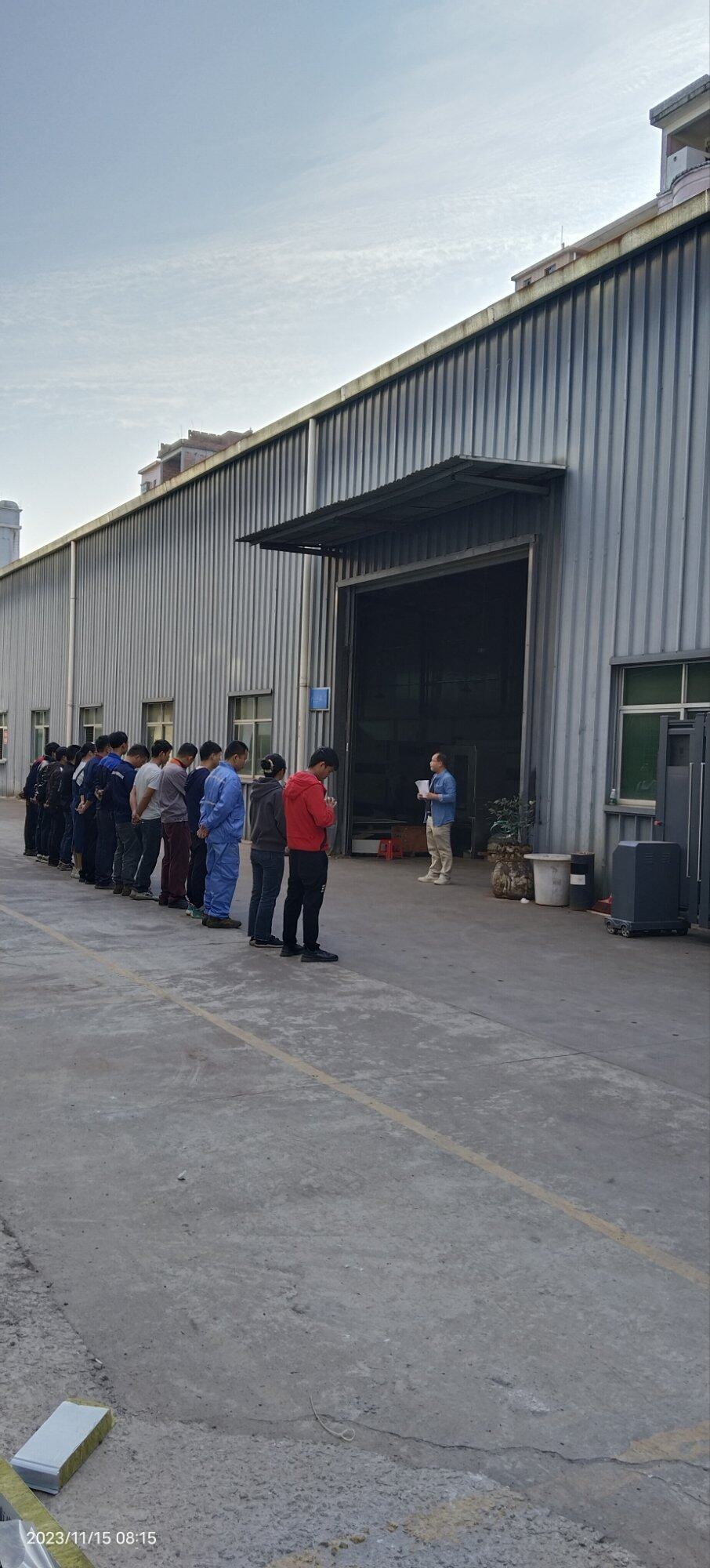 每天都叫开早会有那么