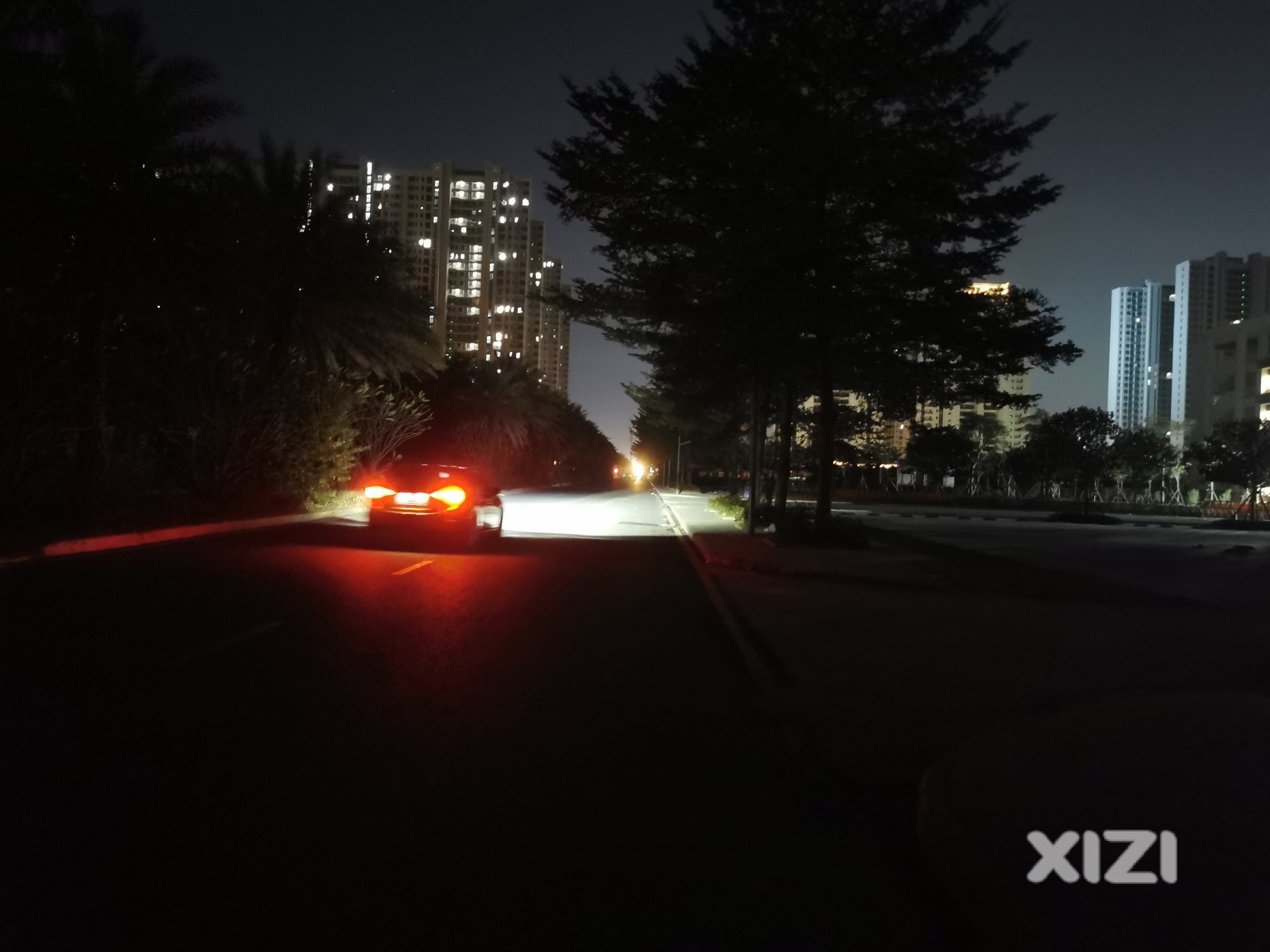 危险！！！惠泽学校门口无路灯……