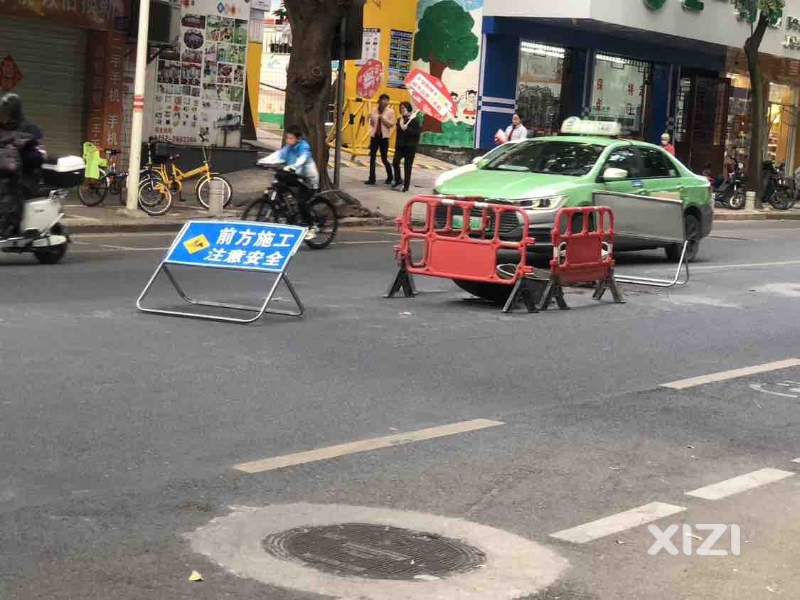 下角，搞屎棍弄的整条街都臭屎味。有没有高级部门过来闻闻