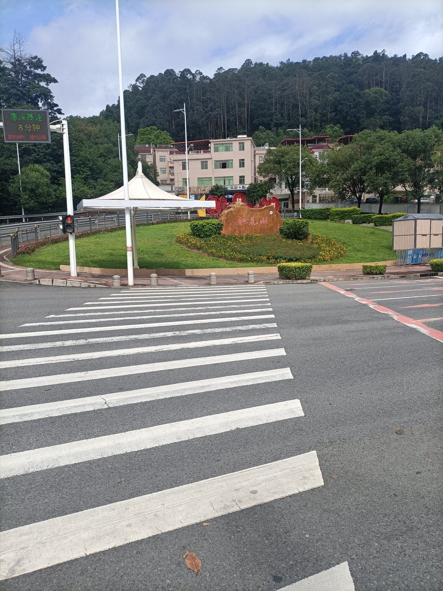 晴雨红花湖，红花湖雨