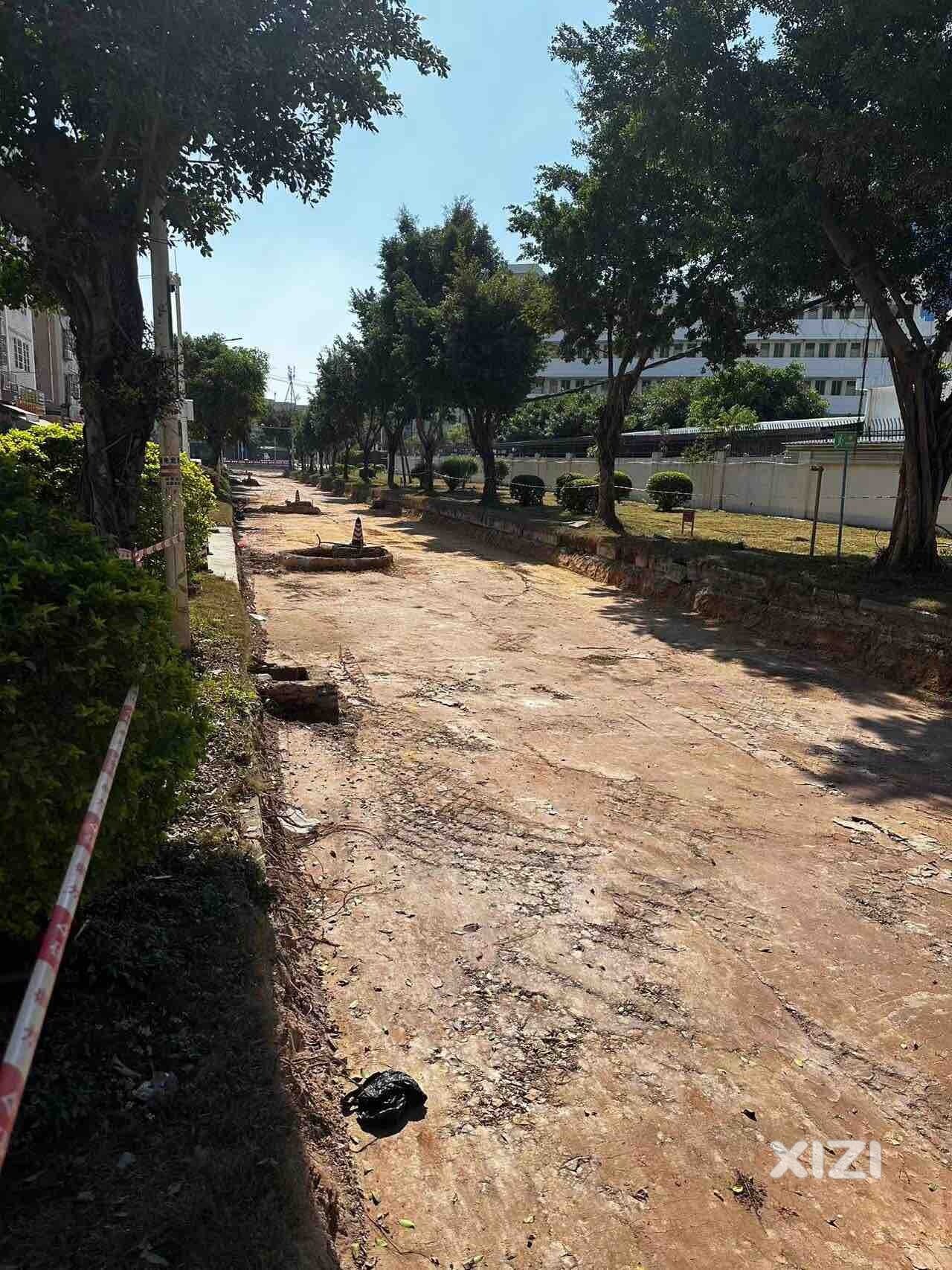 10天工程变成无限天工程老百姓路都没得希望有关部门领导重事