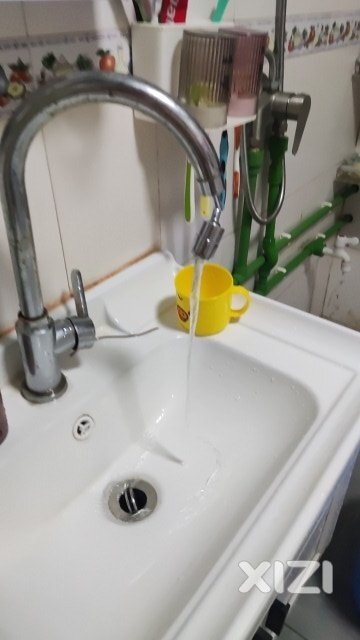 包租婆做咩特然间睂水。