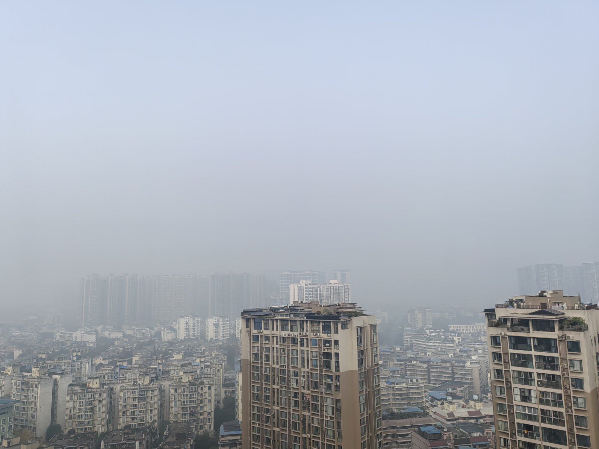 见识一下成都的雾霾，