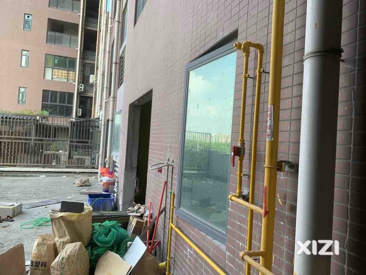无法无天，202业主砸墙开门危险重重