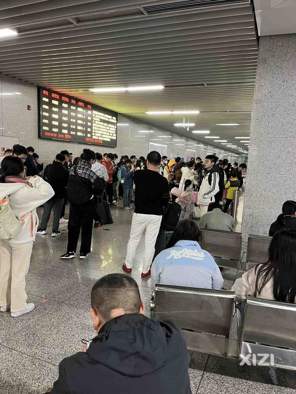 莞惠城轨客流量还是挺大的，周二开始停运了。