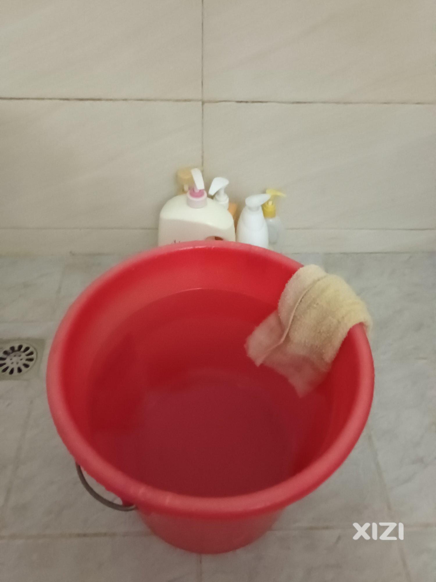 天气冷，有点不想冲凉的感觉。