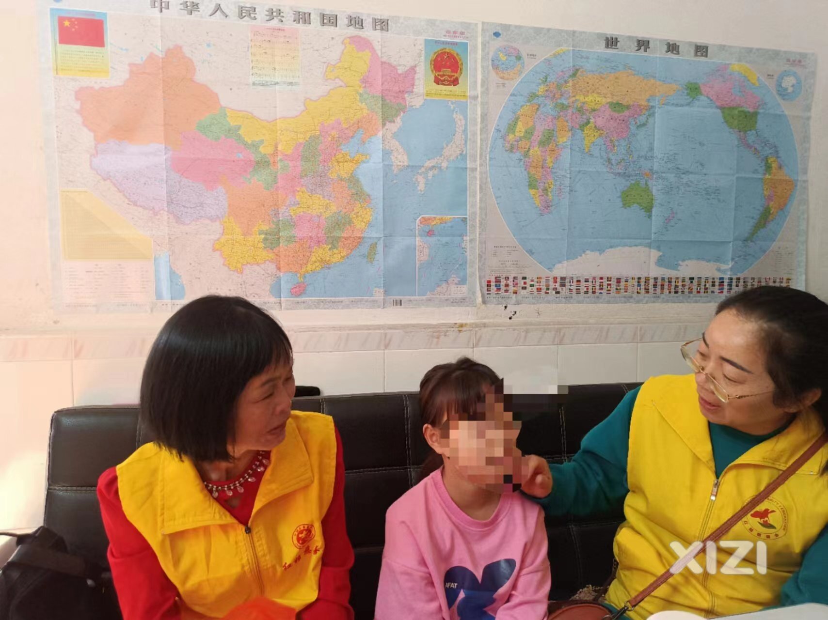 传递社会正能量志愿者关爱地贫在行动