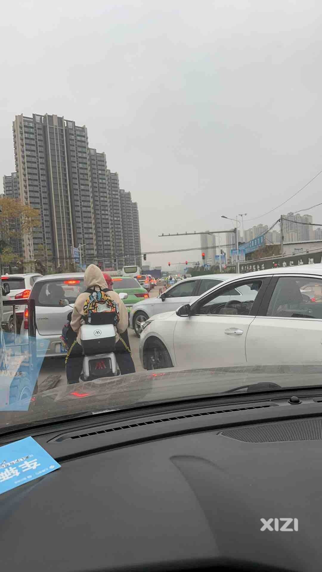 2024第一天上班就堵车
